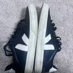 Men’s Used Veja Black and White Casual Sneakers